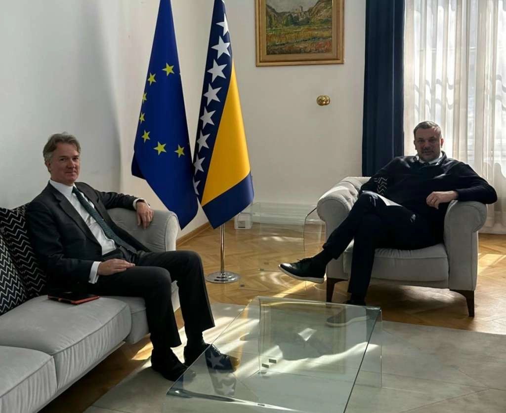 Konaković s ambasadorima Britanije i Francuske: Državne institucije i mir će biti zaštićeni